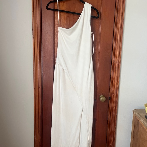 Abercrombie & Fitch One-Shoulder White Dress - Picture 1 of 4